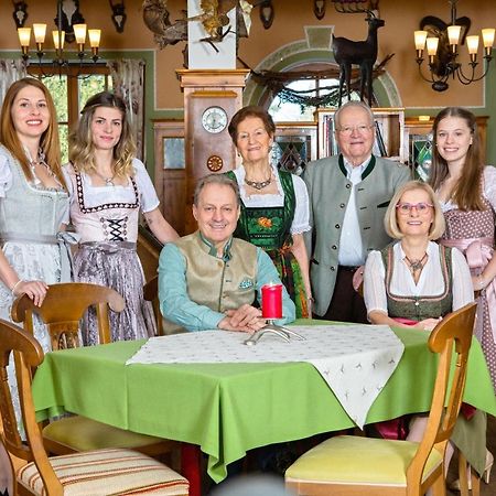 Zum Fally - Landgasthof Kirchberg am Wechsel Bagian luar foto