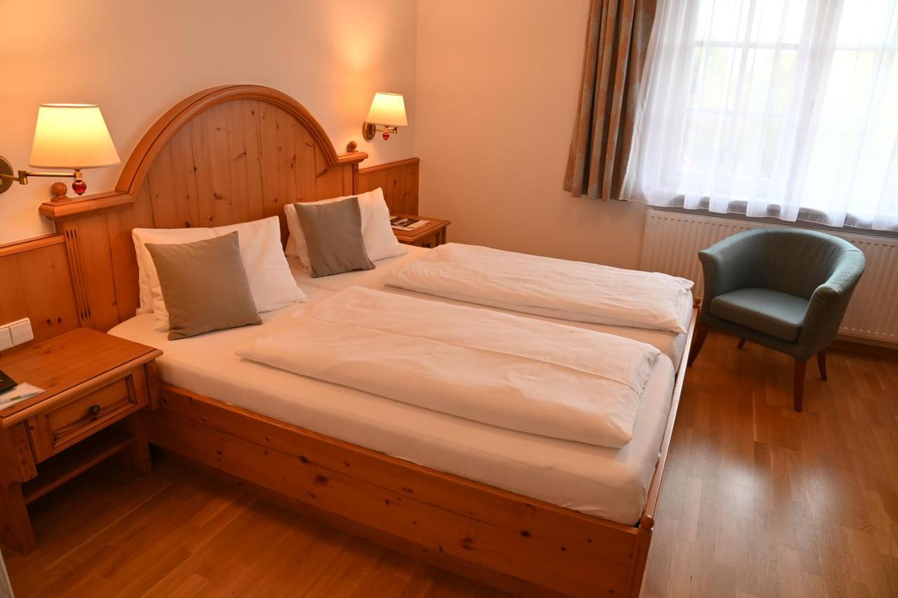 Zum Fally - Landgasthof Kirchberg am Wechsel Bagian luar foto
