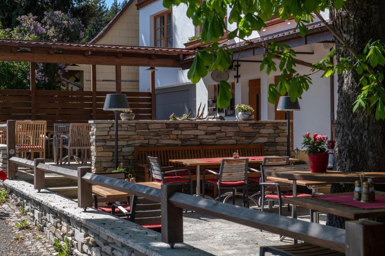 Zum Fally - Landgasthof Kirchberg am Wechsel Bagian luar foto