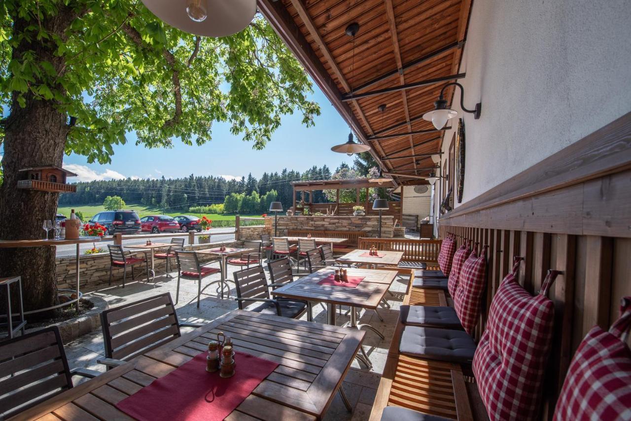 Zum Fally - Landgasthof Kirchberg am Wechsel Bagian luar foto